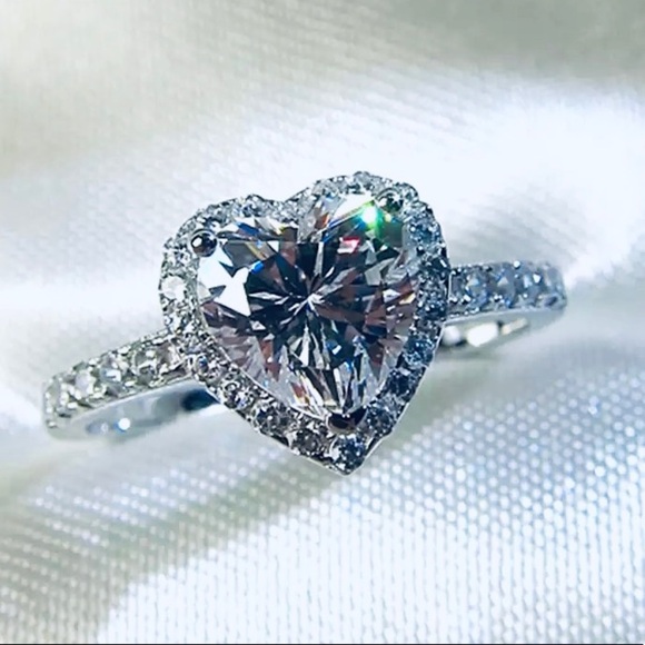 Heart ring! - Picture 4 of 7